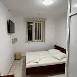 Hotel Proton 2*