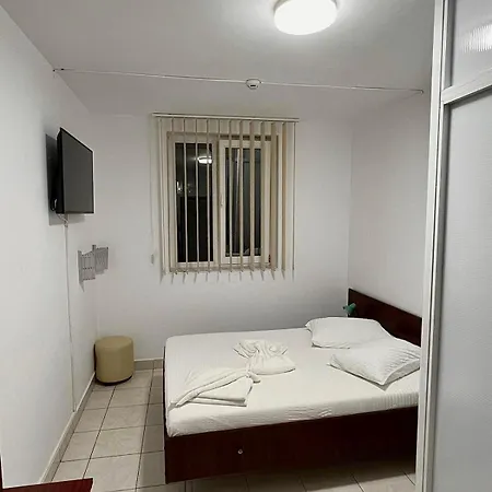 Hotel Proton 2*
